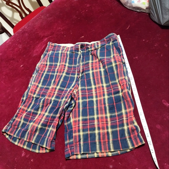 Izod Shorts - Picture 2 of 5